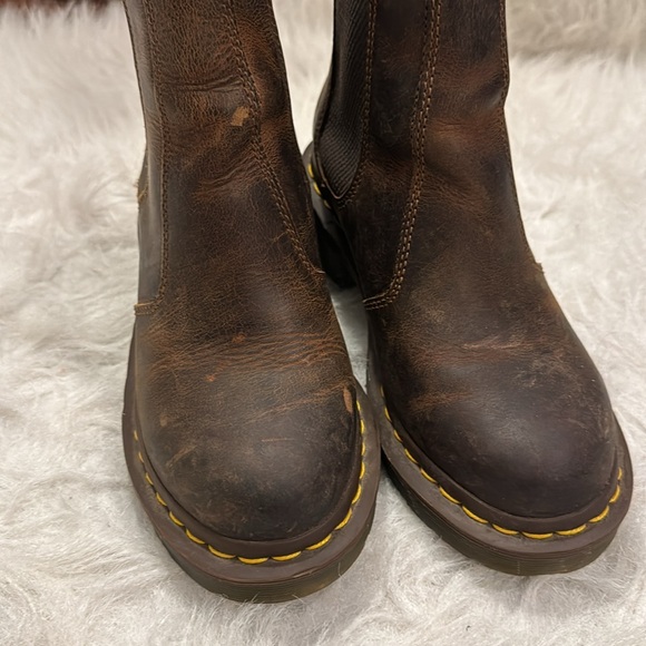 Dr.Martens Chelsea boot size 5 children pre-owned. - Picture 7 of 8